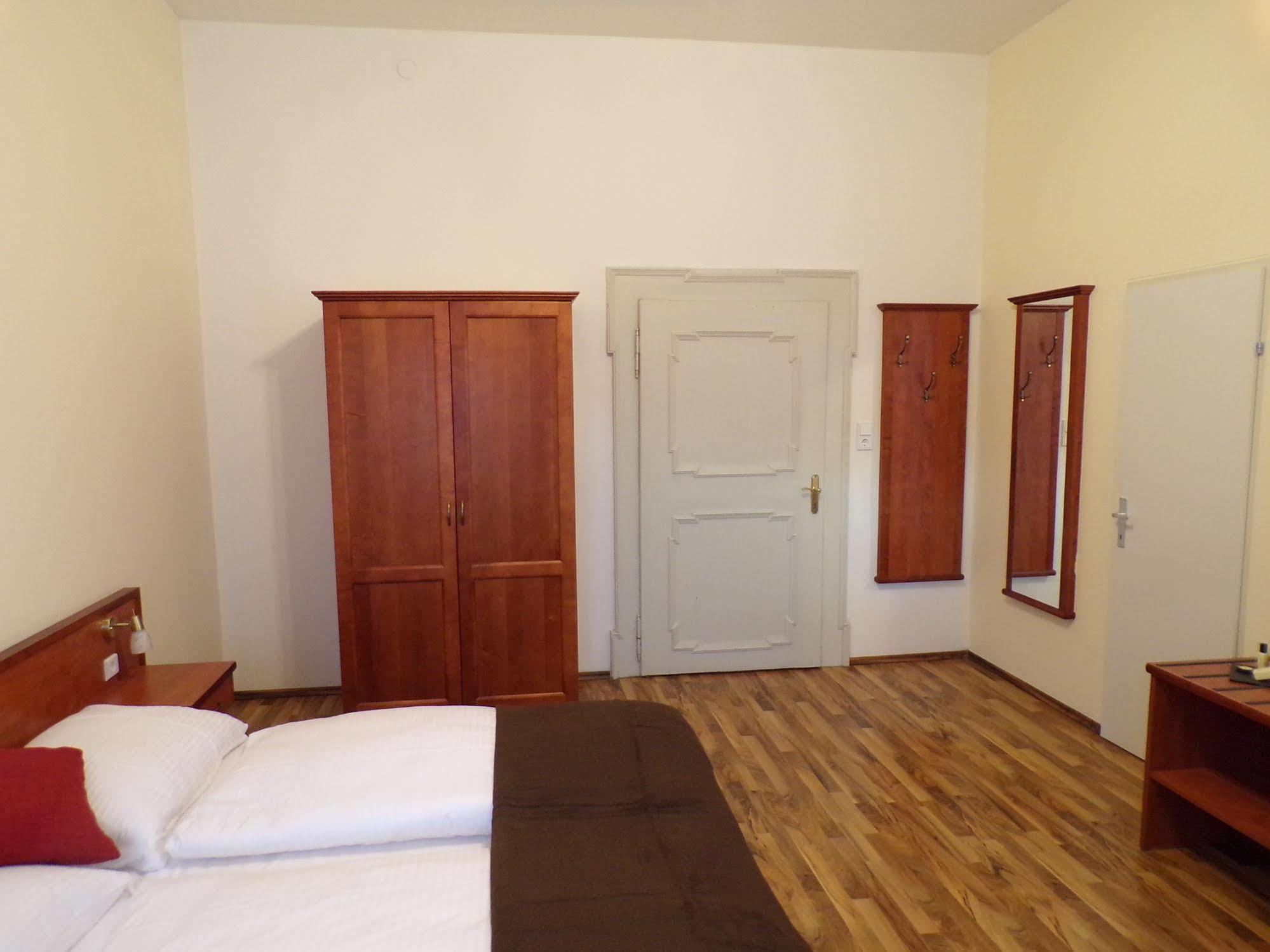 Gaestehaus Residenz Lapeiner Portschach am Worthersee Bagian luar foto