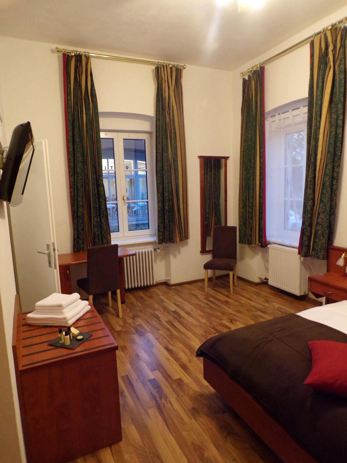Gaestehaus Residenz Lapeiner Portschach am Worthersee Bagian luar foto